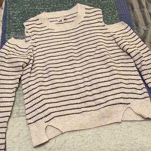 Lucky Brand Cold shoulder sweater!